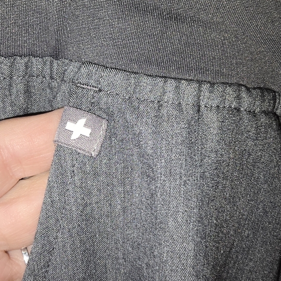 NWOT FIGS Technical Collection Gray Jogger Scrub Pants Women's XXL P Short - Picture 2 of 7